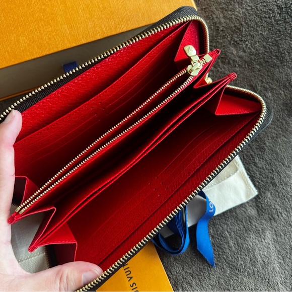 LOUIS VUITTON MONOGRAM ZIPPY WALLET LONG - Picture 9 of 11